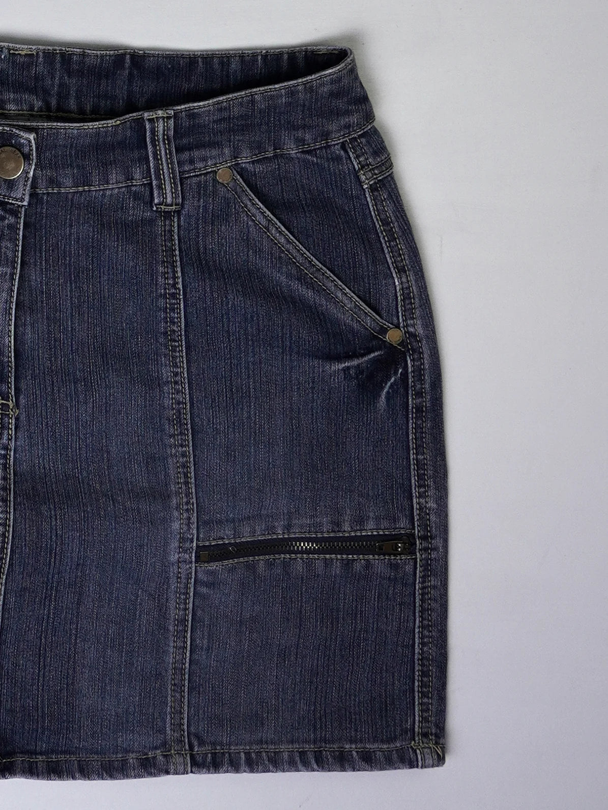 Y2K 42 Mini Rock (XL)