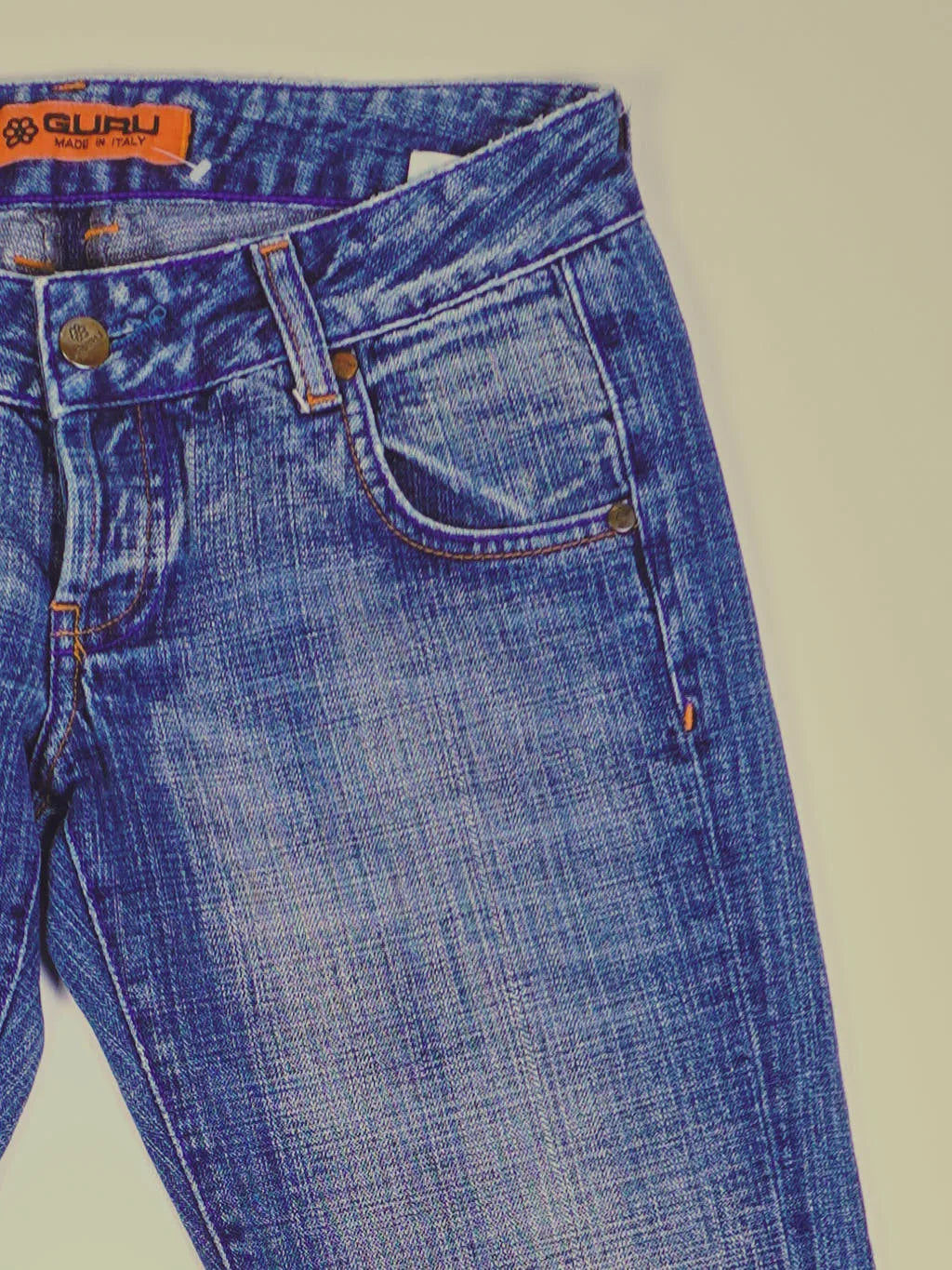 Vintage Guru Low Waist Y2K Jeans (W28)