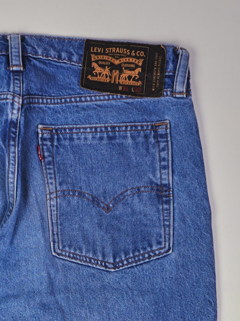 Levis W31 L32 Straight Leg Jeans (W31)