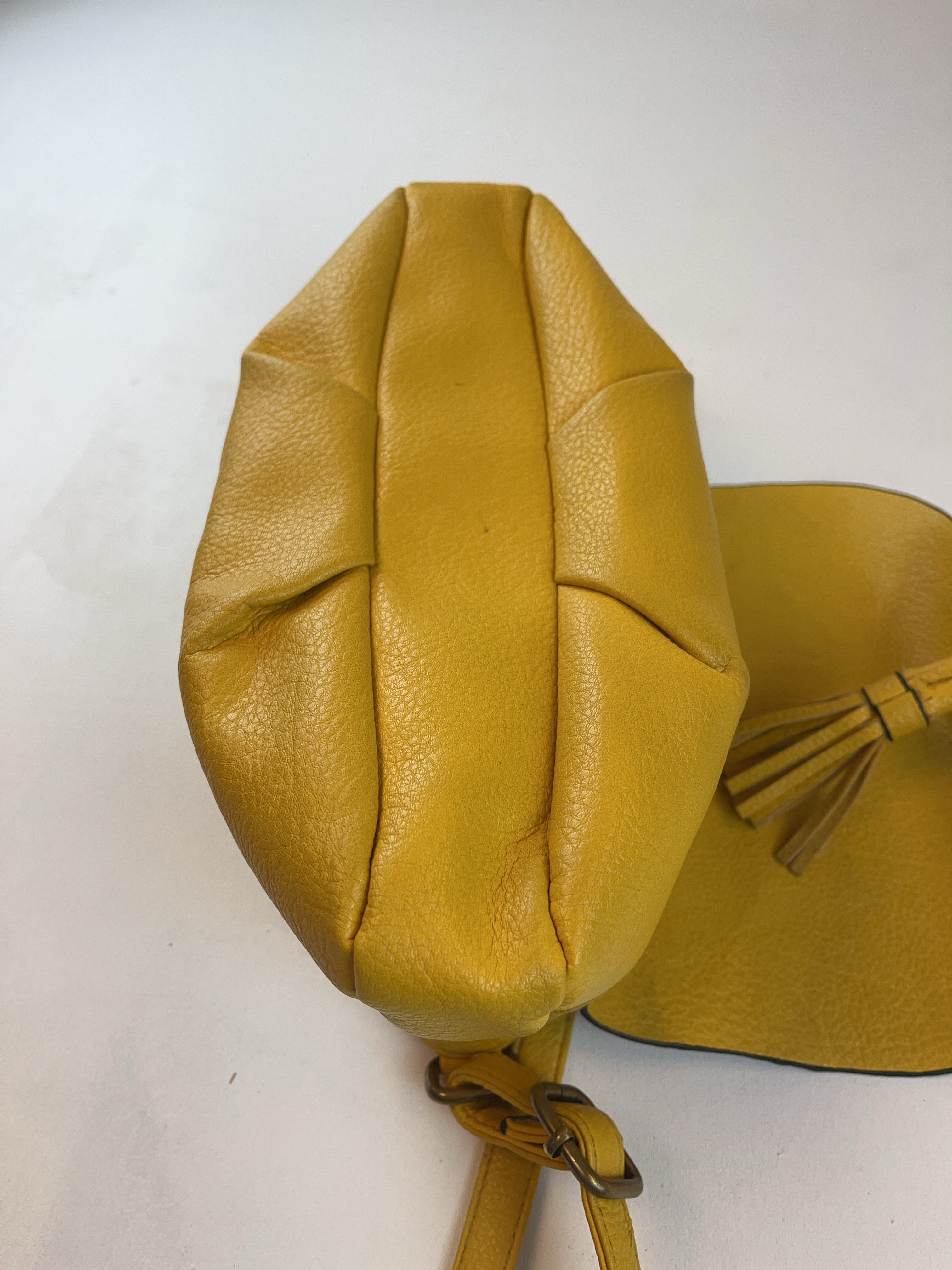 Mandolinee Y2K Tassel Tasche Gelb