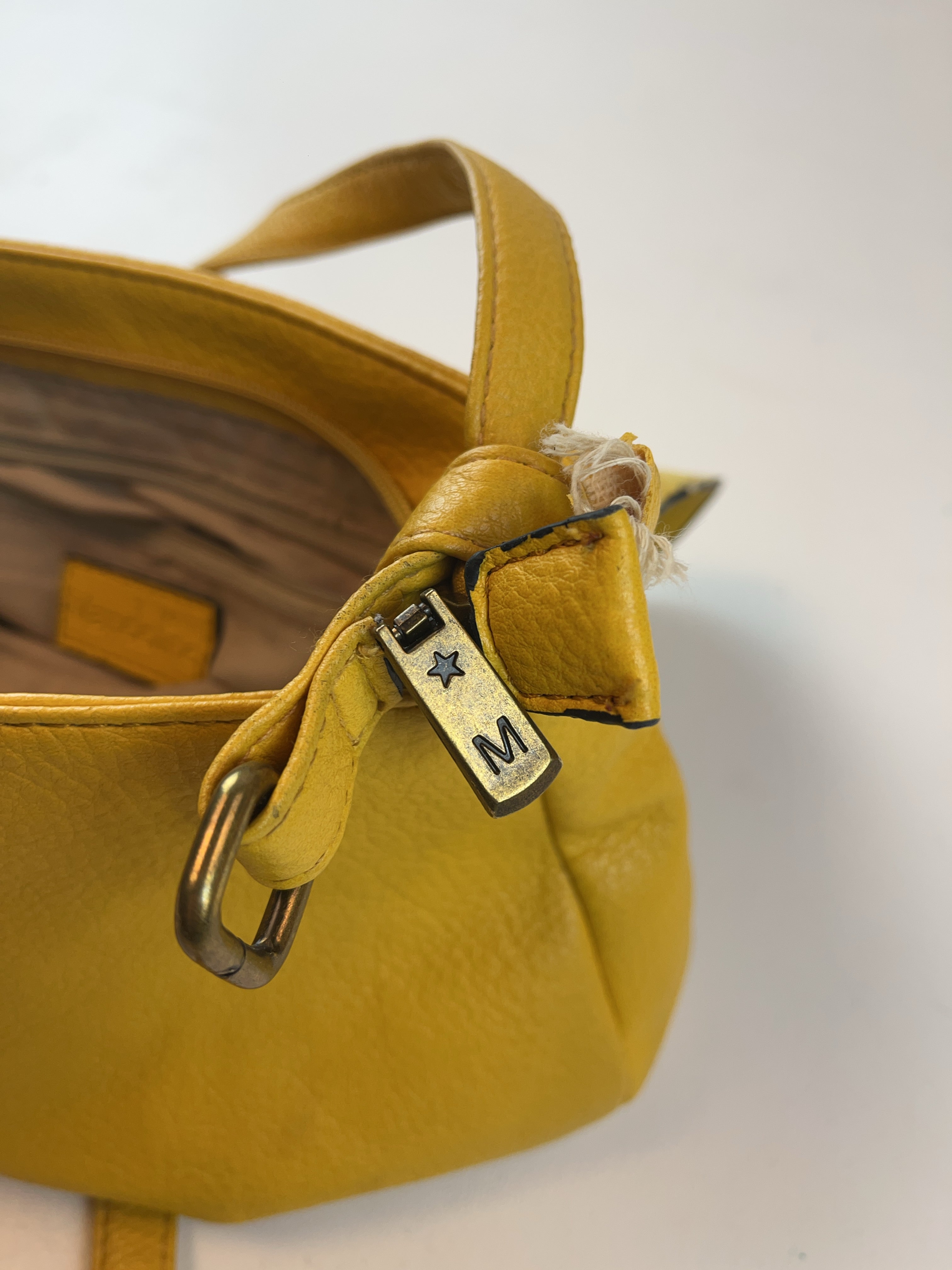 Mandolinee Y2K Tassel Tasche Gelb