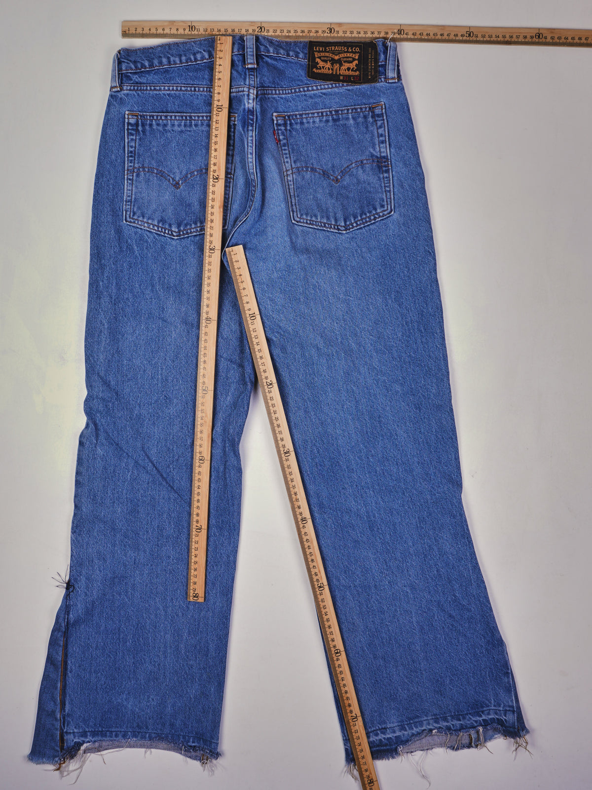 Levis W31 L32 Straight Leg Jeans (W31)