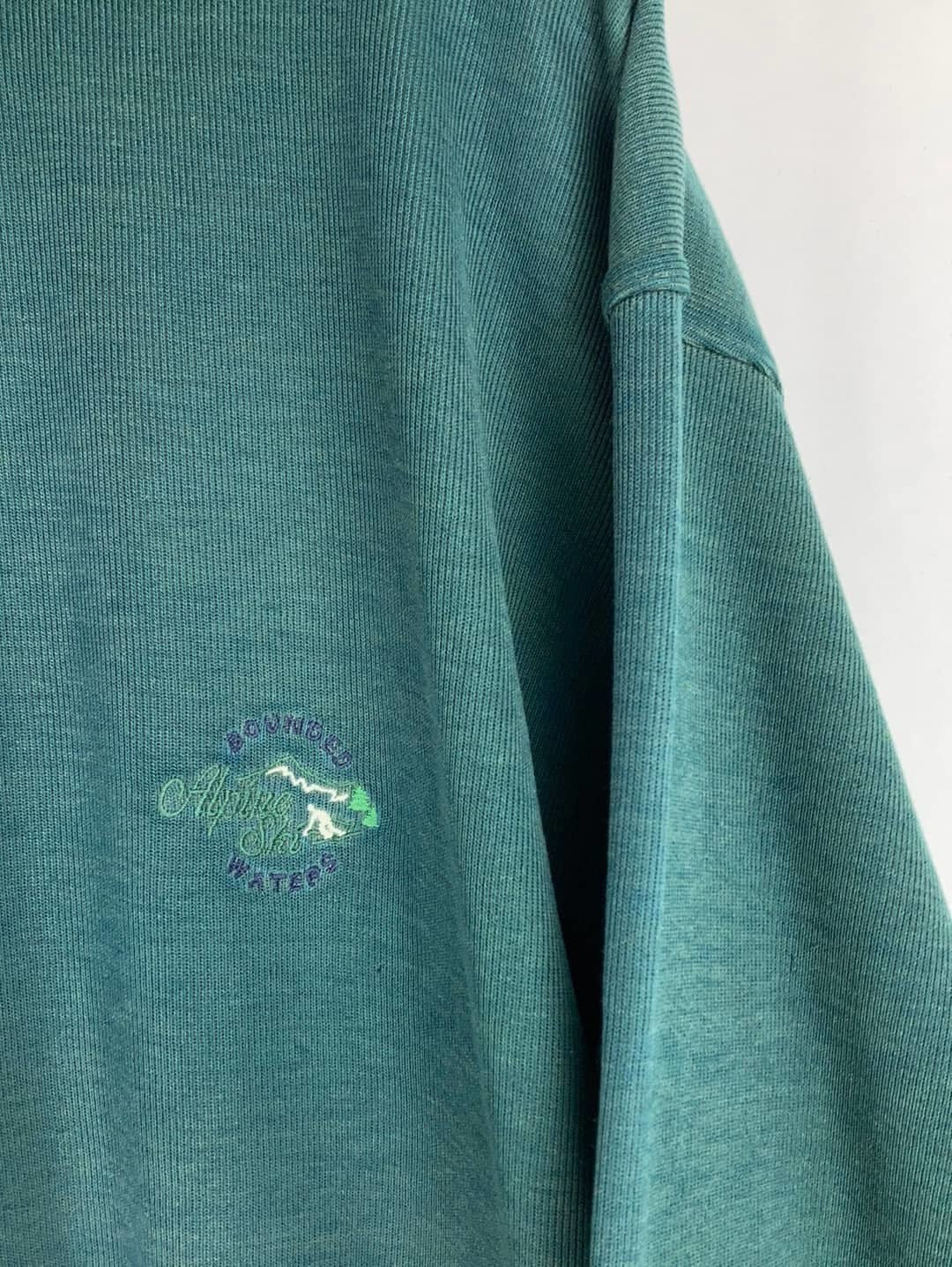 Bounded Waters Knopf Sweater (XXL)