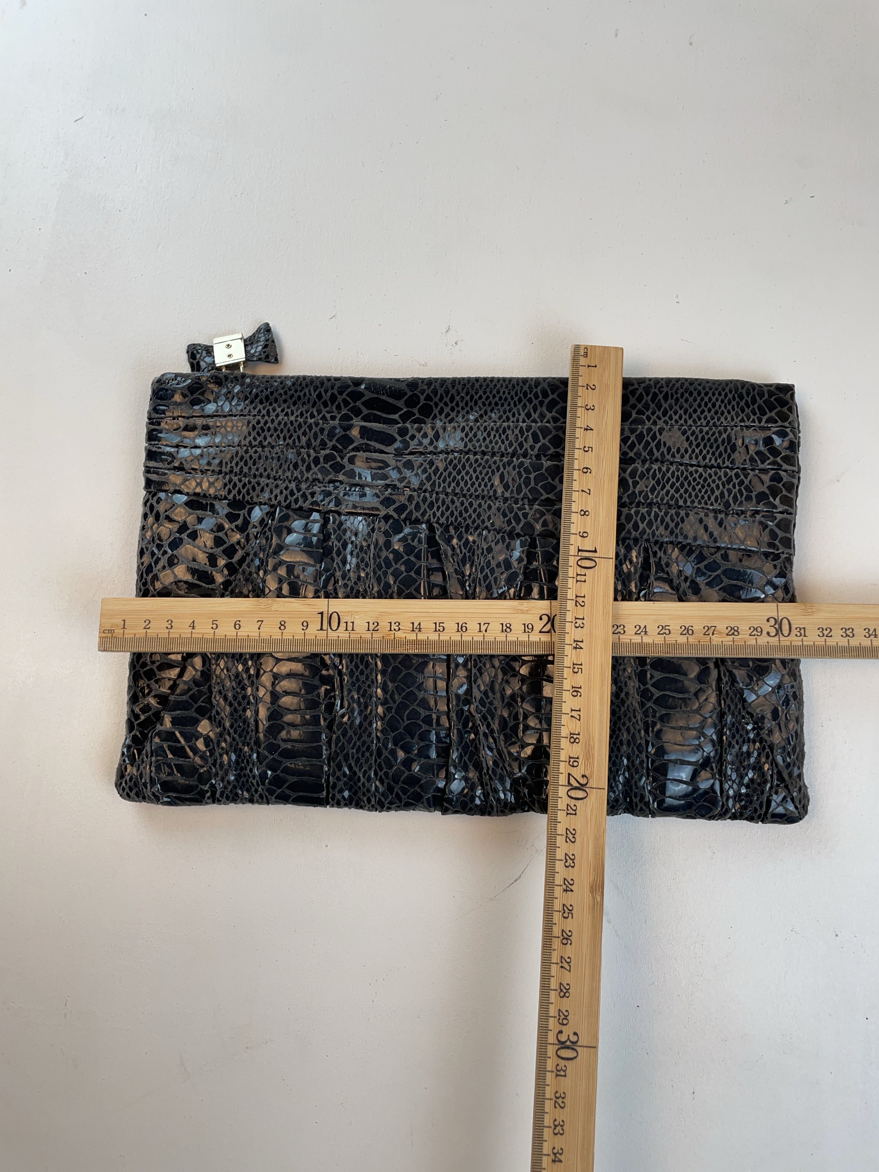 Reptiloptik Clutch Tasche Schwarz Y2k
