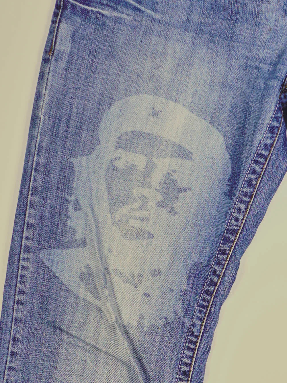 Vintage Che Guevara Y2K Jeans (W30)