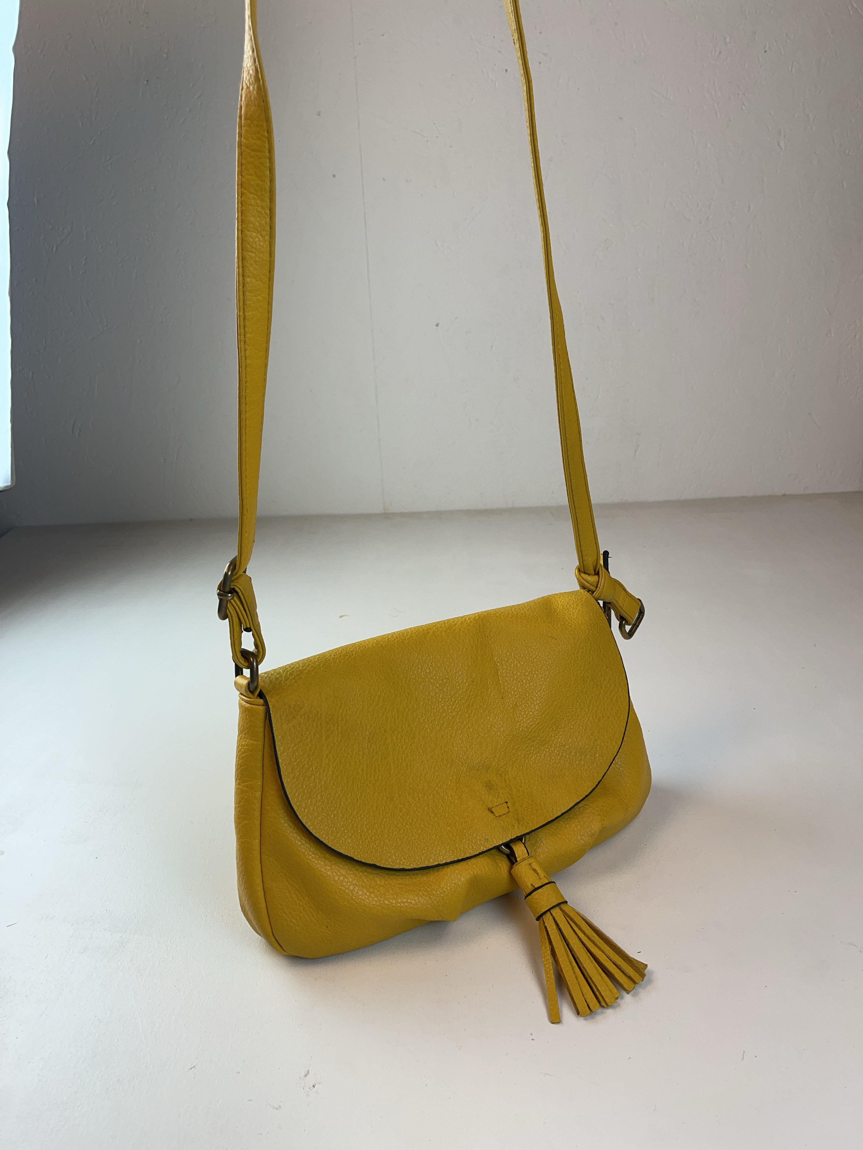 Mandolinee Y2K Tassel Tasche Gelb