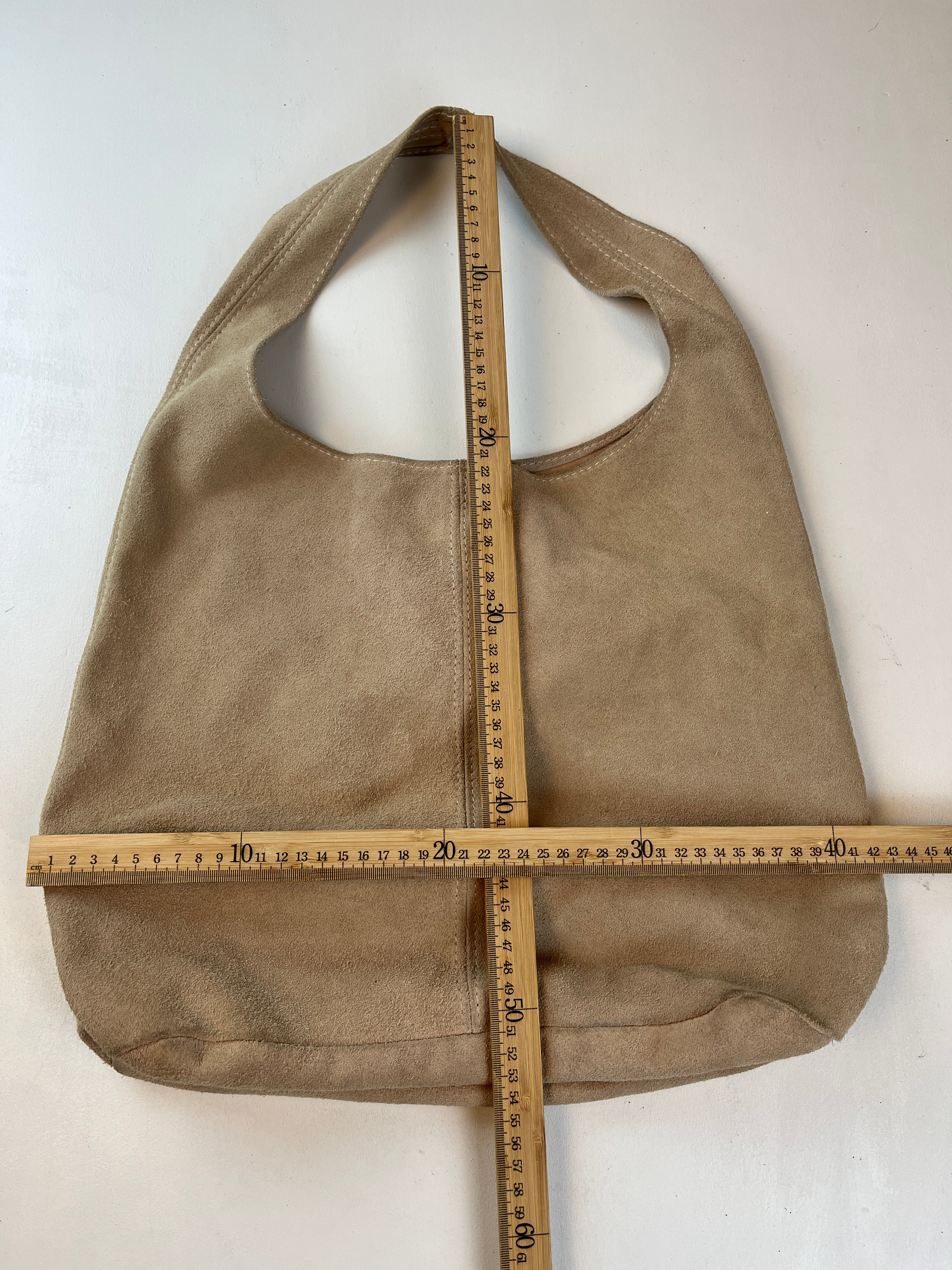 Wildleder Y2K Hobo Tasche Beige