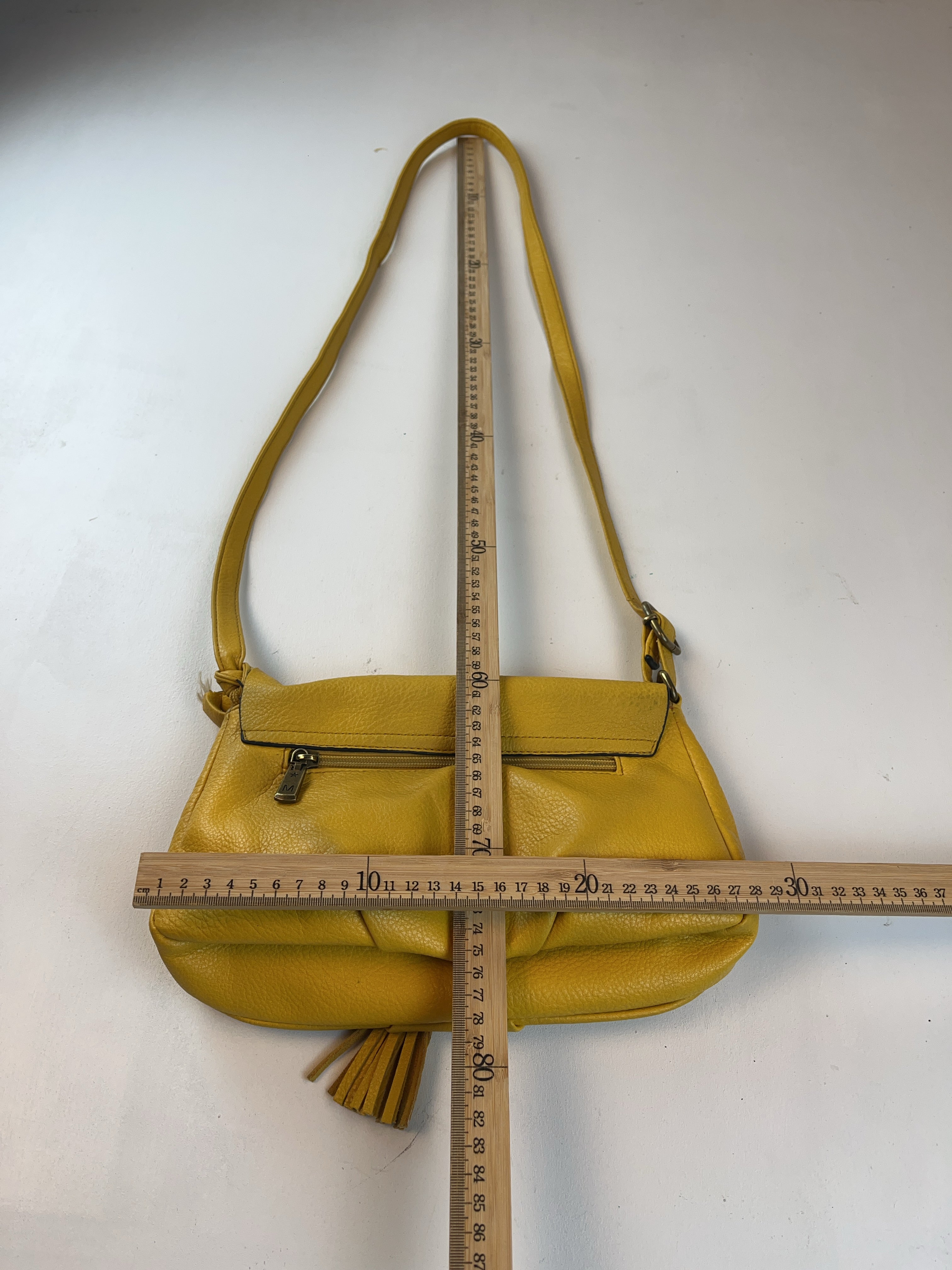 Mandolinee Y2K Tassel Tasche Gelb