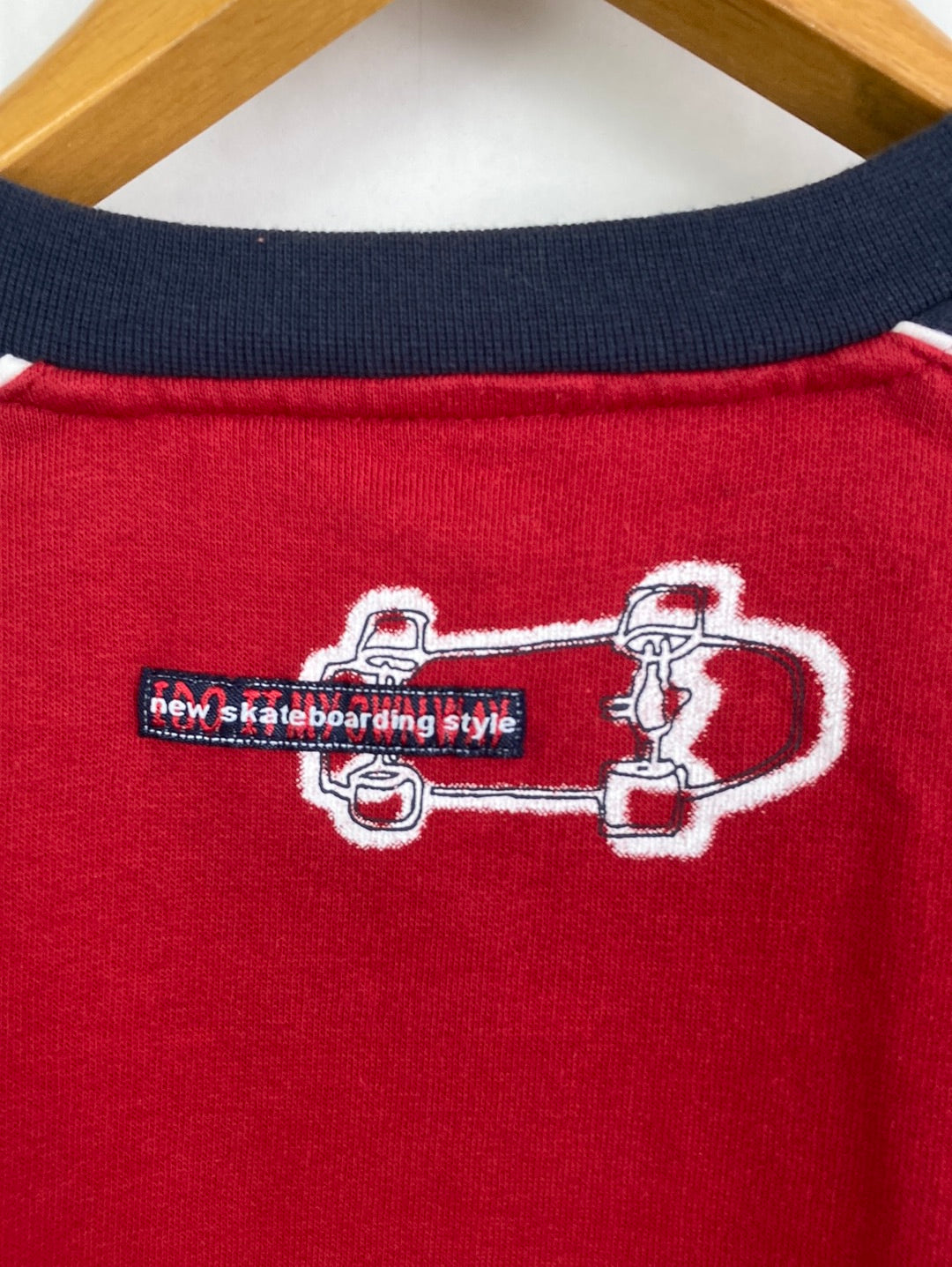 Skate The World Sweater (M)