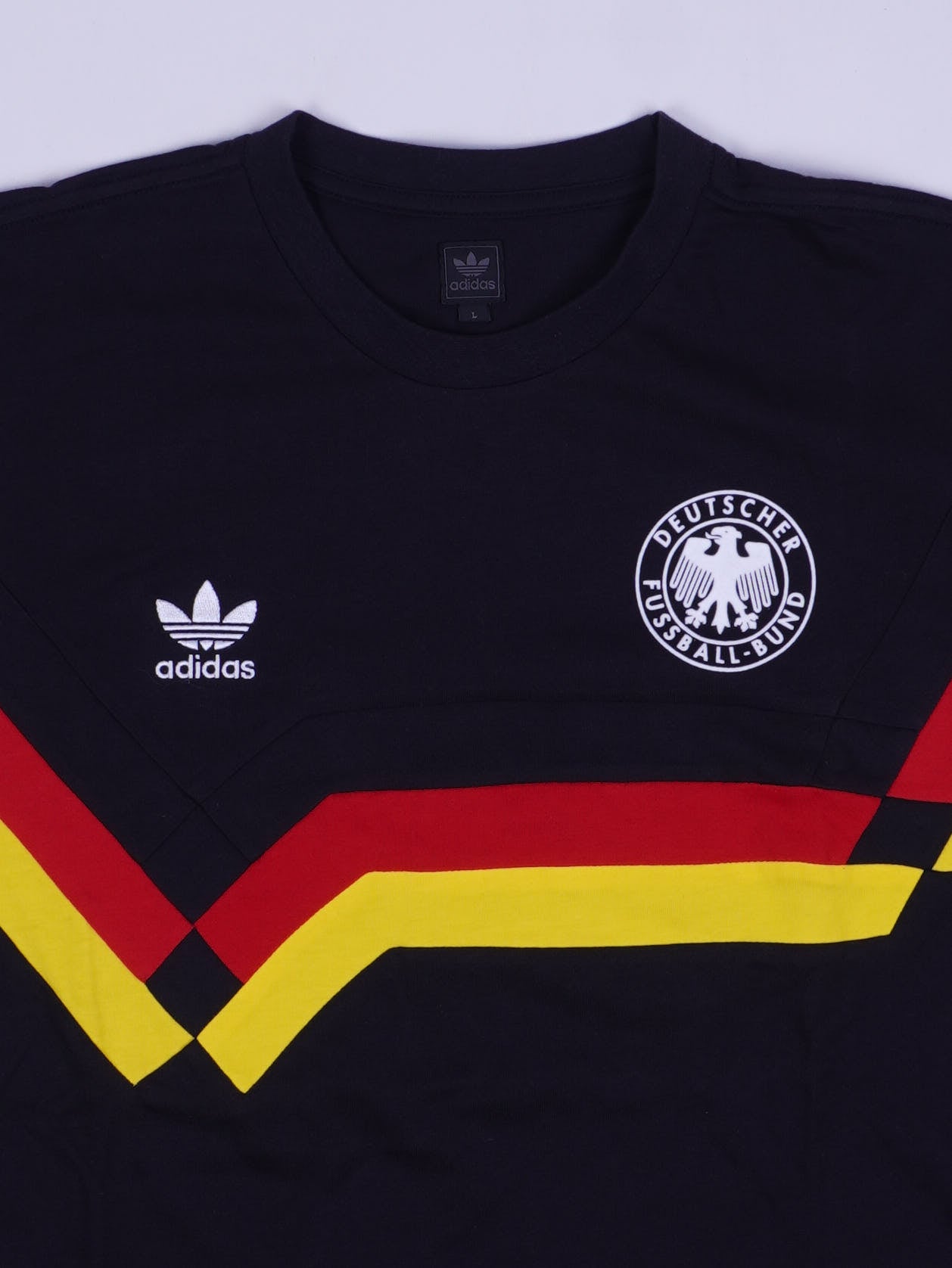 Adidas T-Shirt (L)