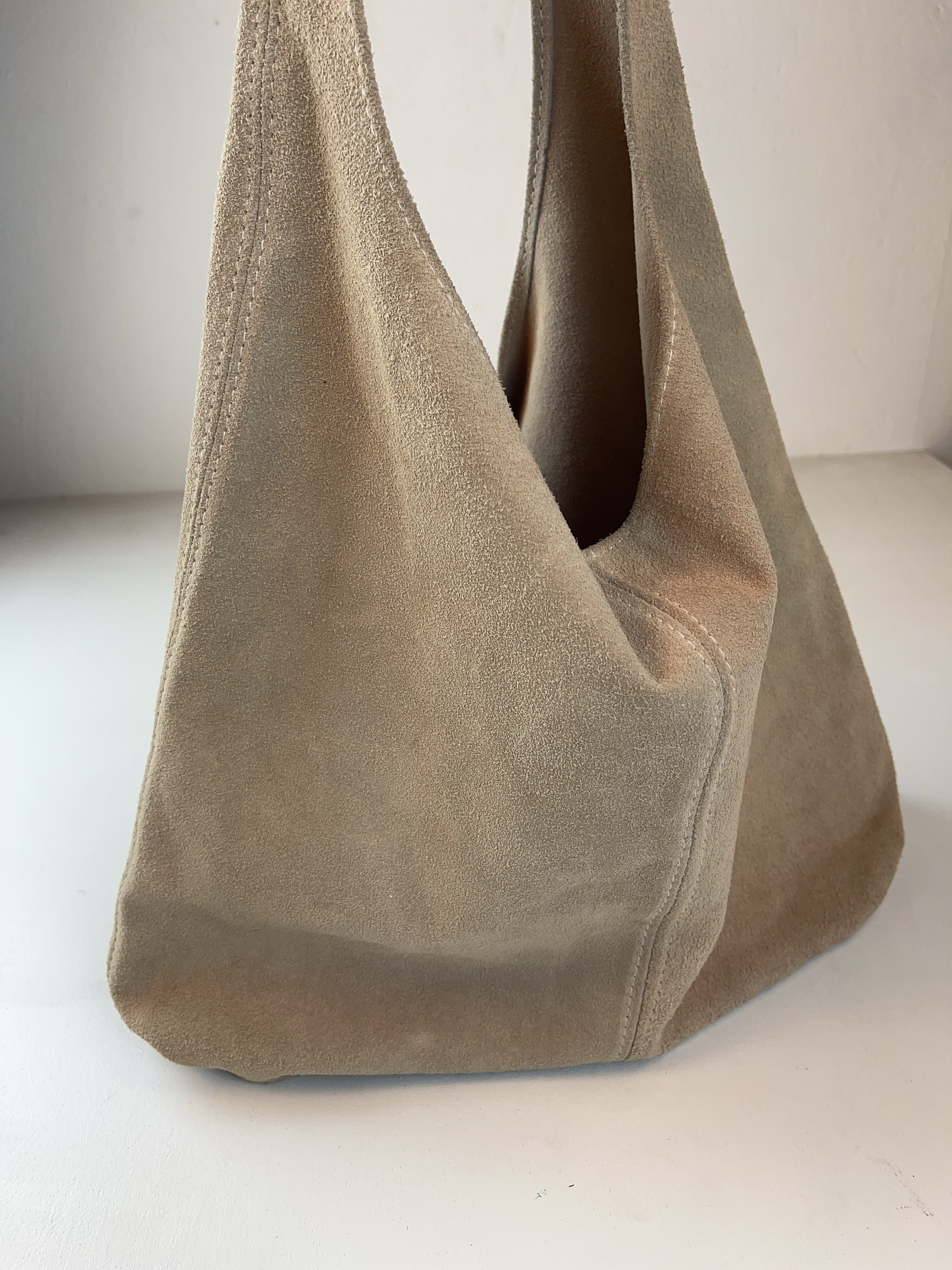 Wildleder Y2K Hobo Tasche Beige