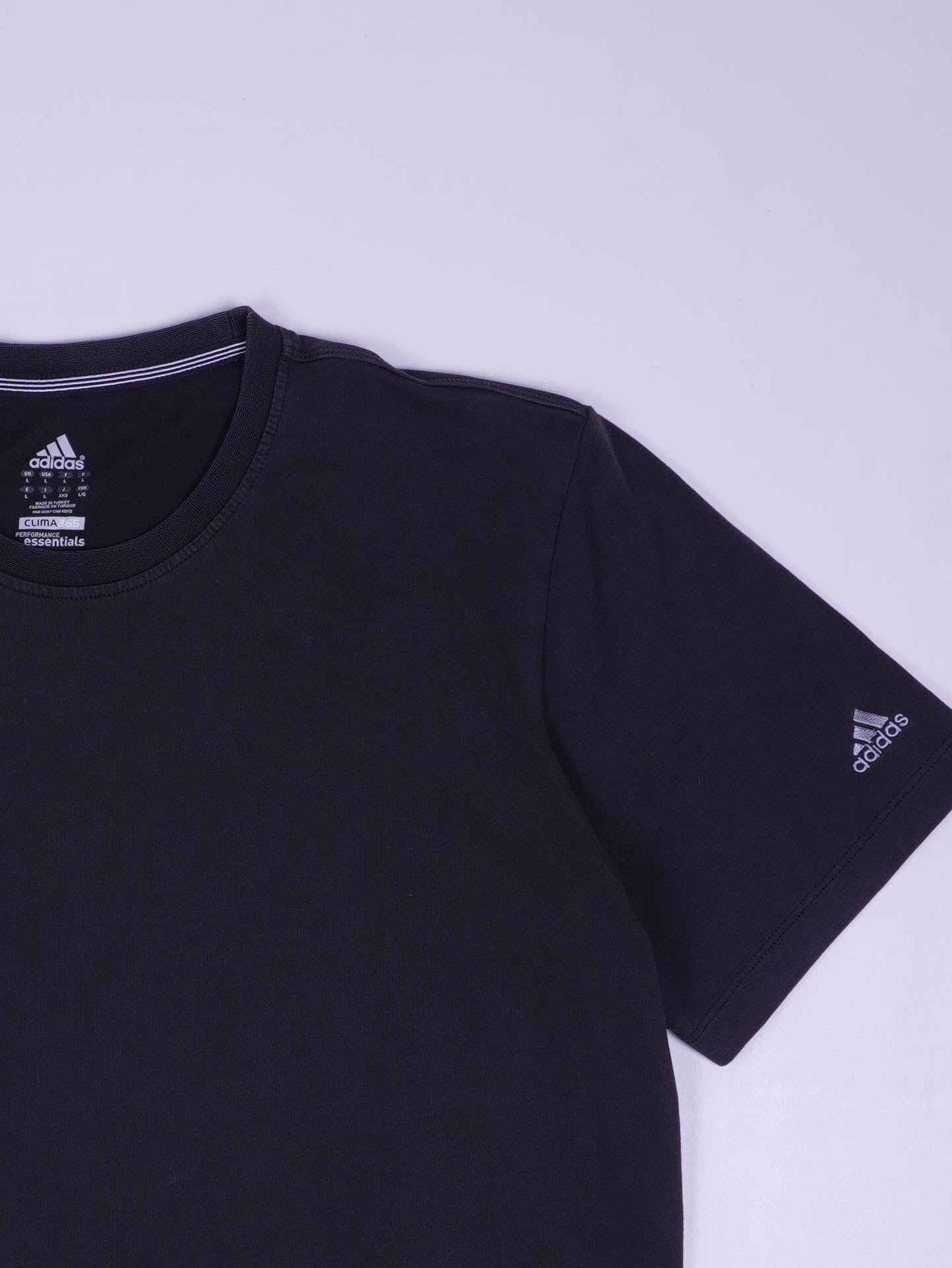 Adidas T-Shirt (L)