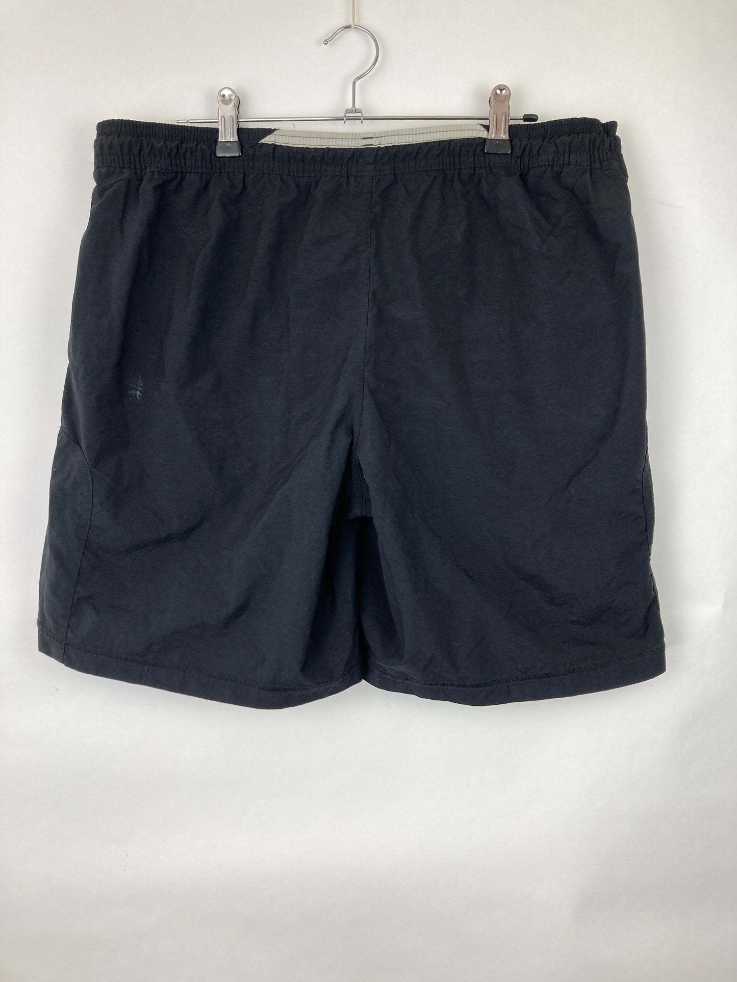 Adidas Shorts (M)